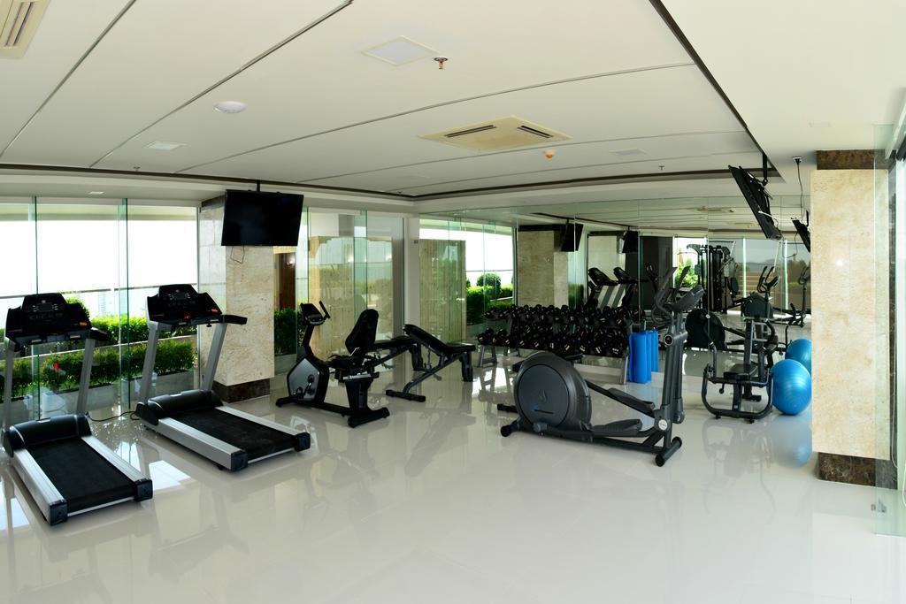 Peak Towers Condominium Pattaya Bagian luar foto