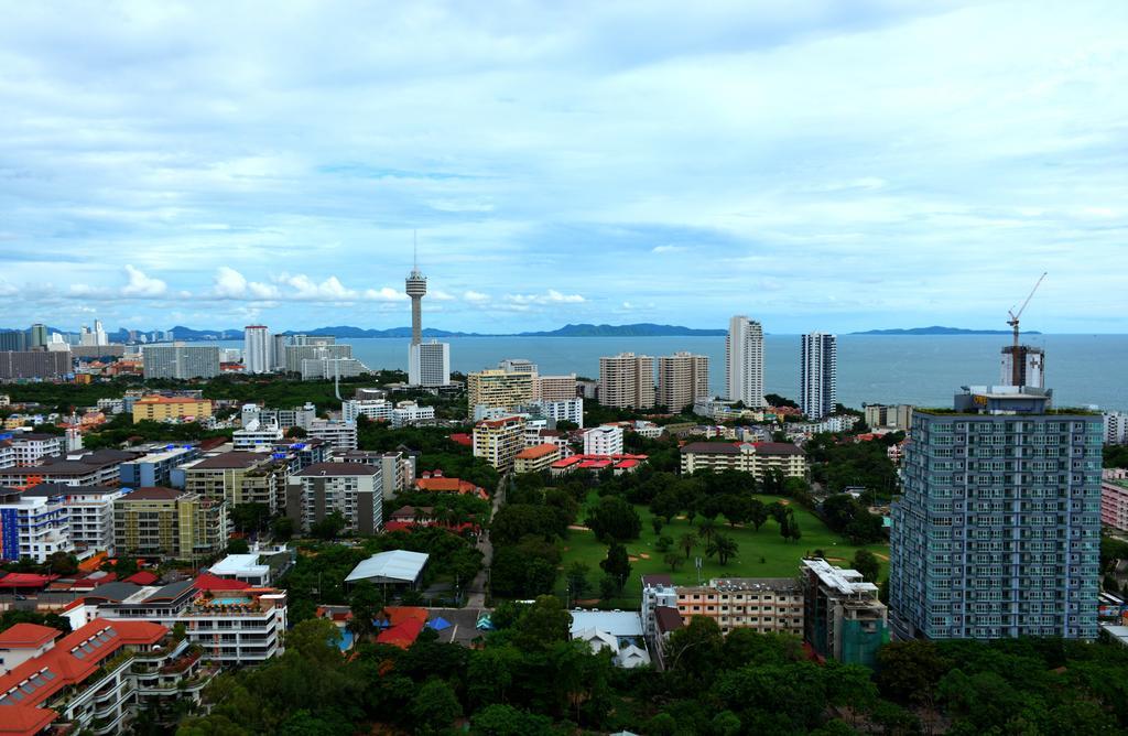 Peak Towers Condominium Pattaya Bagian luar foto